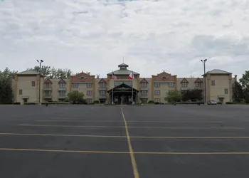 Darien Lake Lodge on the Lake hotel thumbnail 3
