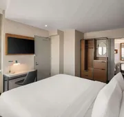 Hampton Inn by Hilton Long Island City New York hotel detail image 7