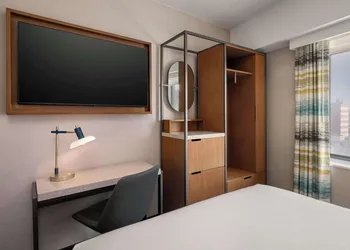Hampton Inn by Hilton Long Island City New York hotel thumbnail 5