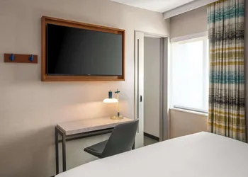 Hampton Inn by Hilton Long Island City New York hotel thumbnail 8