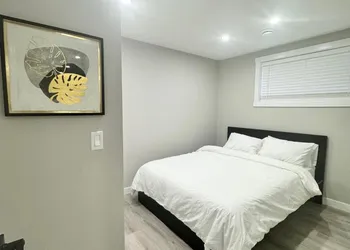 Private Modern Retreat in NW hotel thumbnail 3