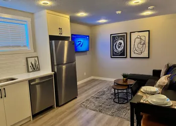 Private Modern Retreat in NW hotel thumbnail 6