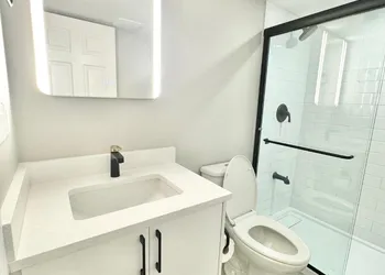 Private Modern Retreat in NW hotel thumbnail 8