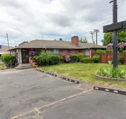 Golden Kent Motel hotel detail image 3
