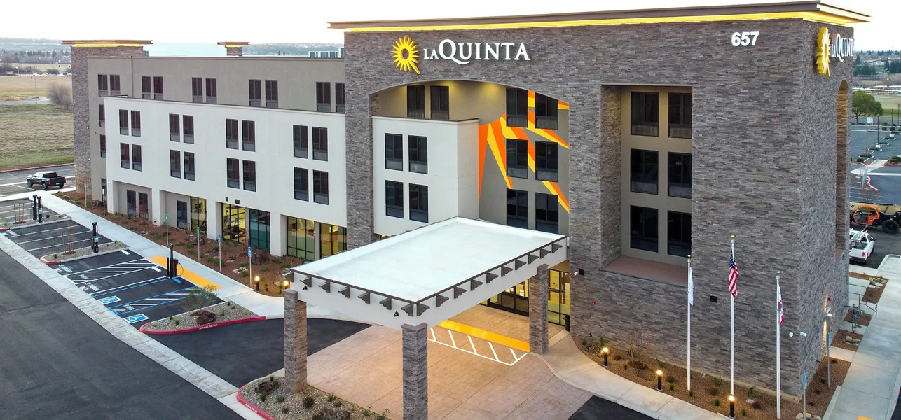 La Quinta Inn And Suites By Wyndham Lincoln hotel detail image 2