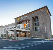 La Quinta Inn And Suites By Wyndham Lincoln hotel detail image 4