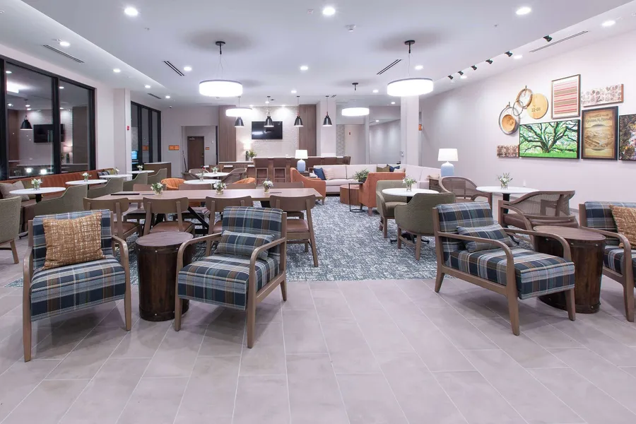 La Quinta Inn And Suites By Wyndham Lincoln hotel detail image 6
