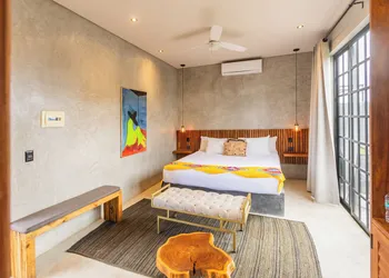 Privé Turquoise hotel thumbnail 3