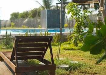 Tres Velas Surf hotel thumbnail 5