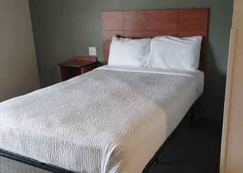 Suburban Studios Extended Stay Hotel hotel thumbnail 2