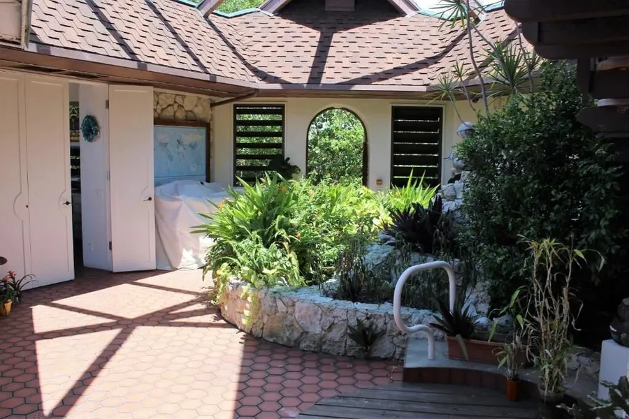 Barnacle Resort hotel detail image 2