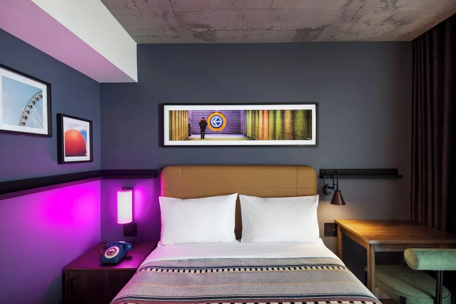 New Hotel Moxy Montreal Downtown hotel detail image 6