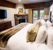 Deluxe King Room With Fireplace Hotel Room by RedAwning hotel detail image 3
