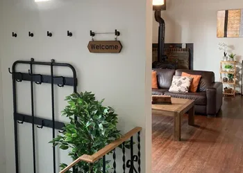 Lodge-Style Unit near University of Calgary hotel thumbnail 4