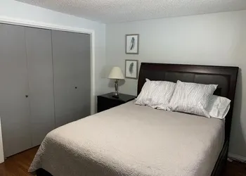 Lodge-Style Unit near University of Calgary hotel thumbnail 7