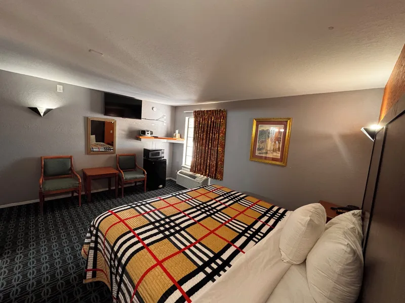 luxury inn hotel detail image 6