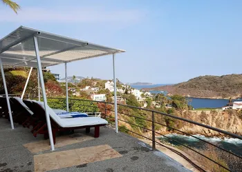 Casas del Acantilado hotel thumbnail 3