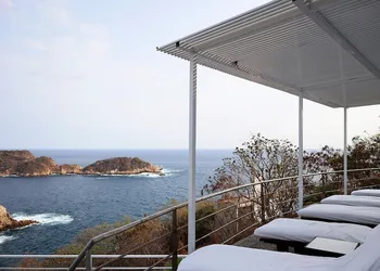 Casas del Acantilado hotel thumbnail 5