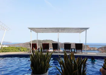 Casas del Acantilado hotel thumbnail 4