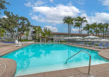 Heated Pool & Hot Tub Access Walk 2 Omni Resort Free Parking Wi-Fi Washer & Dryer hotel thumbnail 4