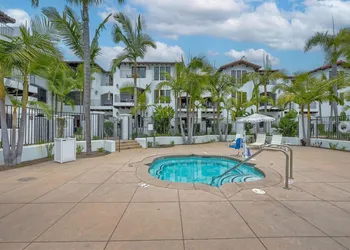 Heated Pool & Hot Tub Access Walk 2 Omni Resort Free Parking Wi-Fi Washer & Dryer hotel thumbnail 8