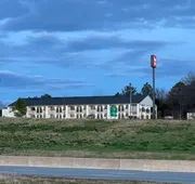 Super 8 by Wyndham Kannapolis hotel detail image 5