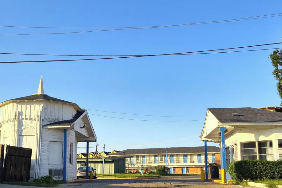 Cole Manor Motel By Oyo Love Field Market Center hotel detail image 2