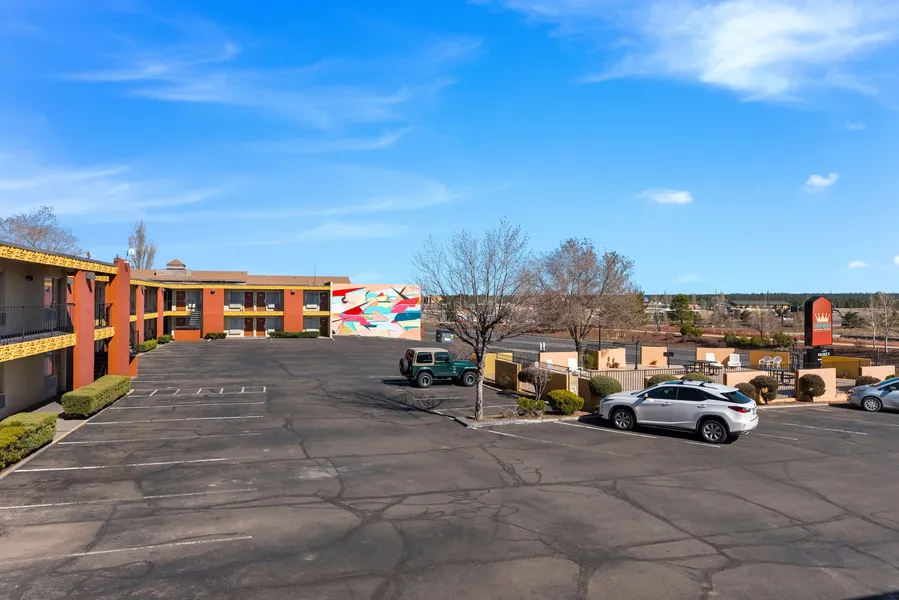 Kings House Motor Hotel, a Dazzler Select by Wyndham hotel detail image 2