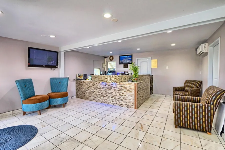 Econo Lodge Austin South hotel detail image 6