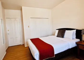 Andy's Blue House hotel thumbnail 7