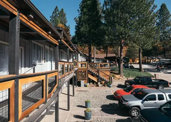 Summit View Inn hotel thumbnail 2