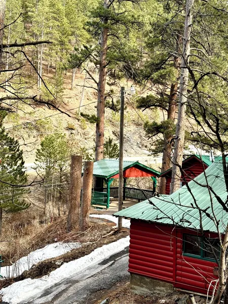 Ponderosa Pines hotel detail image 6