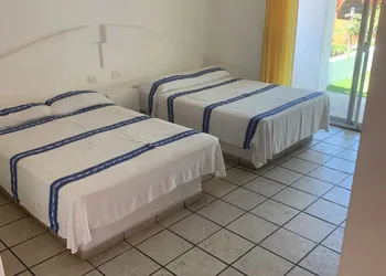 Bungalows Adelamar hotel thumbnail 3