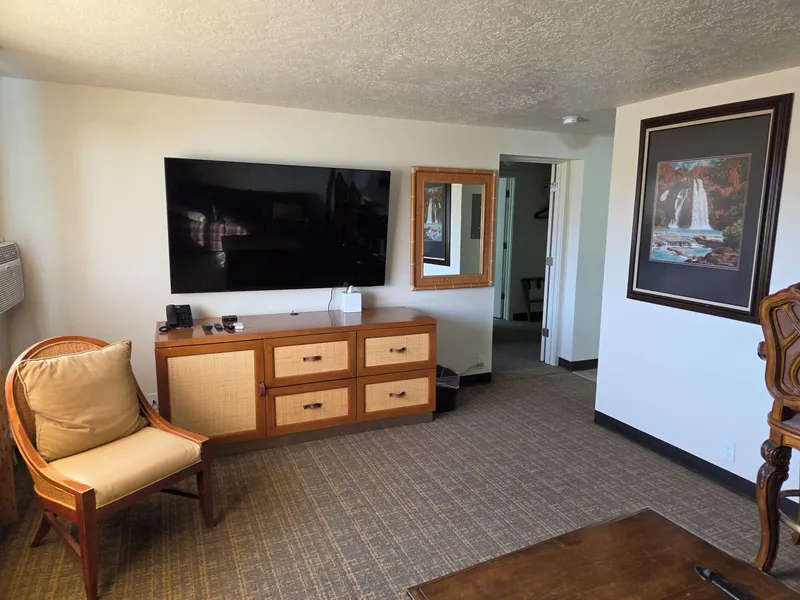 New Western Inn & Suites hotel detail image 6