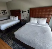 Surface Boutique Hotel Will Rogers AIrport, Restaurant & Bar hotel detail image 4