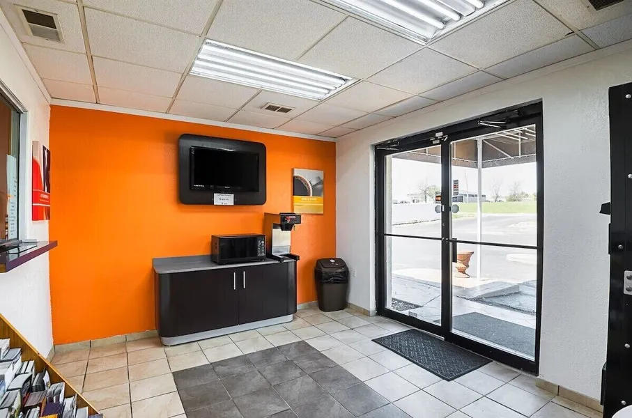 Economy Hotel Kansas City hotel detail image 2