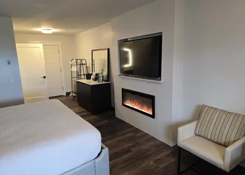 The Whale Watching Inn hotel thumbnail 3