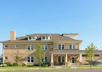 Sherman Lodge hotel thumbnail 2