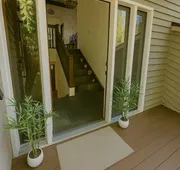 Beautiful House with Yard in Bellevue hotel detail image 3