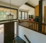 Beautiful House with Yard in Bellevue hotel detail image 4