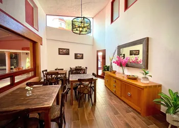La Casa Roja hotel thumbnail 2