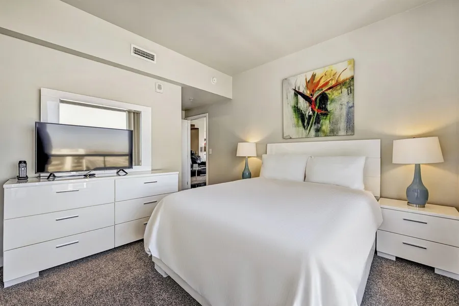 Global Luxury Suites at Woodbury hotel detail image 6