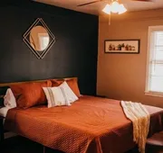 The Burrow-Cozy 3 BDRM HM - Free Parking hotel detail image 4