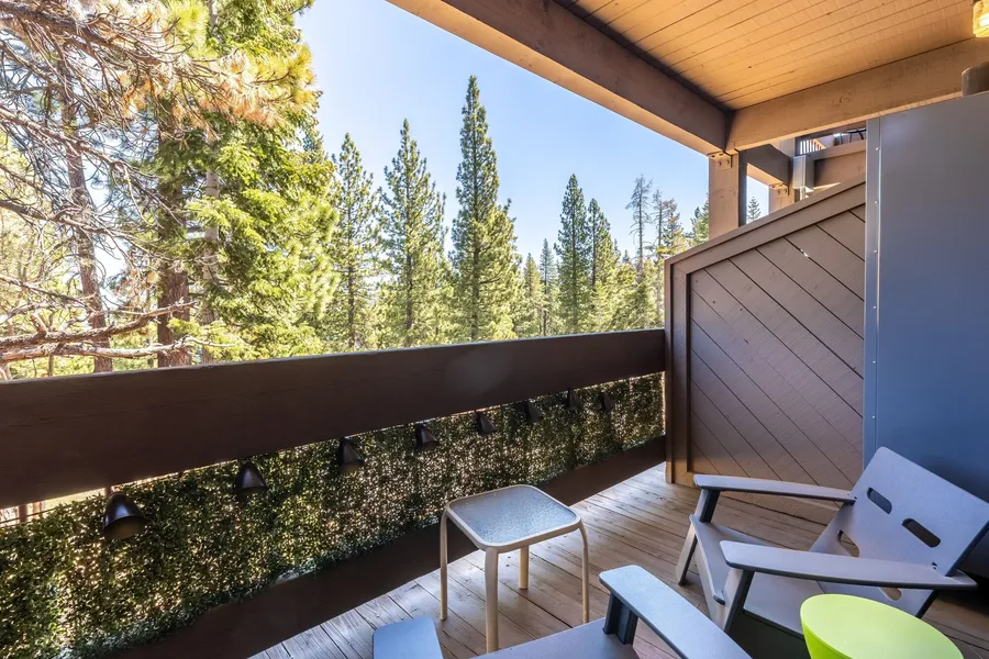 Modern Hotel-Style Studio - Timber Creek Lodge #210 by RedAwning hotel detail image 2