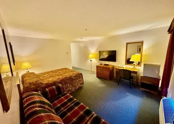Western Budget Plus Killam Krossing hotel thumbnail 7