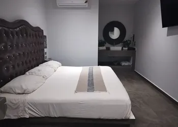 Hotel-Motel Deluxe hotel thumbnail 5
