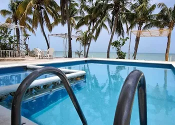 Casa del viento celestun hotel thumbnail 6