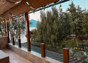 Hotel Boutique La Casa Del Lago hotel thumbnail 3