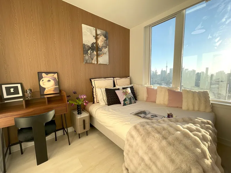 Skyline Luxe Panoramic Suites & towers Toronto hotel detail image 6