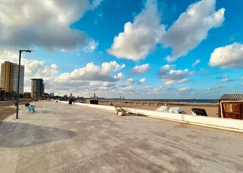 Con alberca y vista al mar 2 TV's y Netflix hotel thumbnail 4